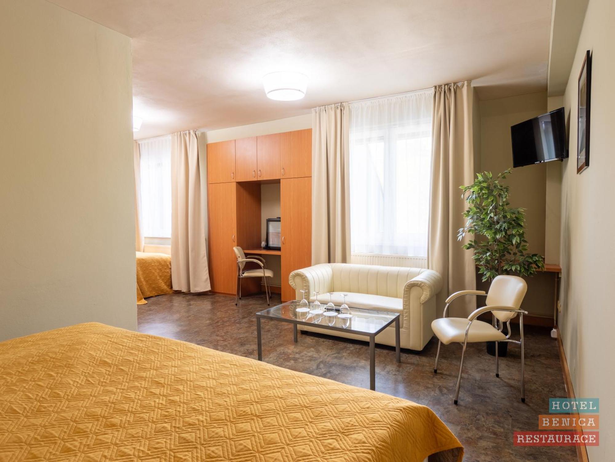 Hotel Benica Benesov  Extérieur photo