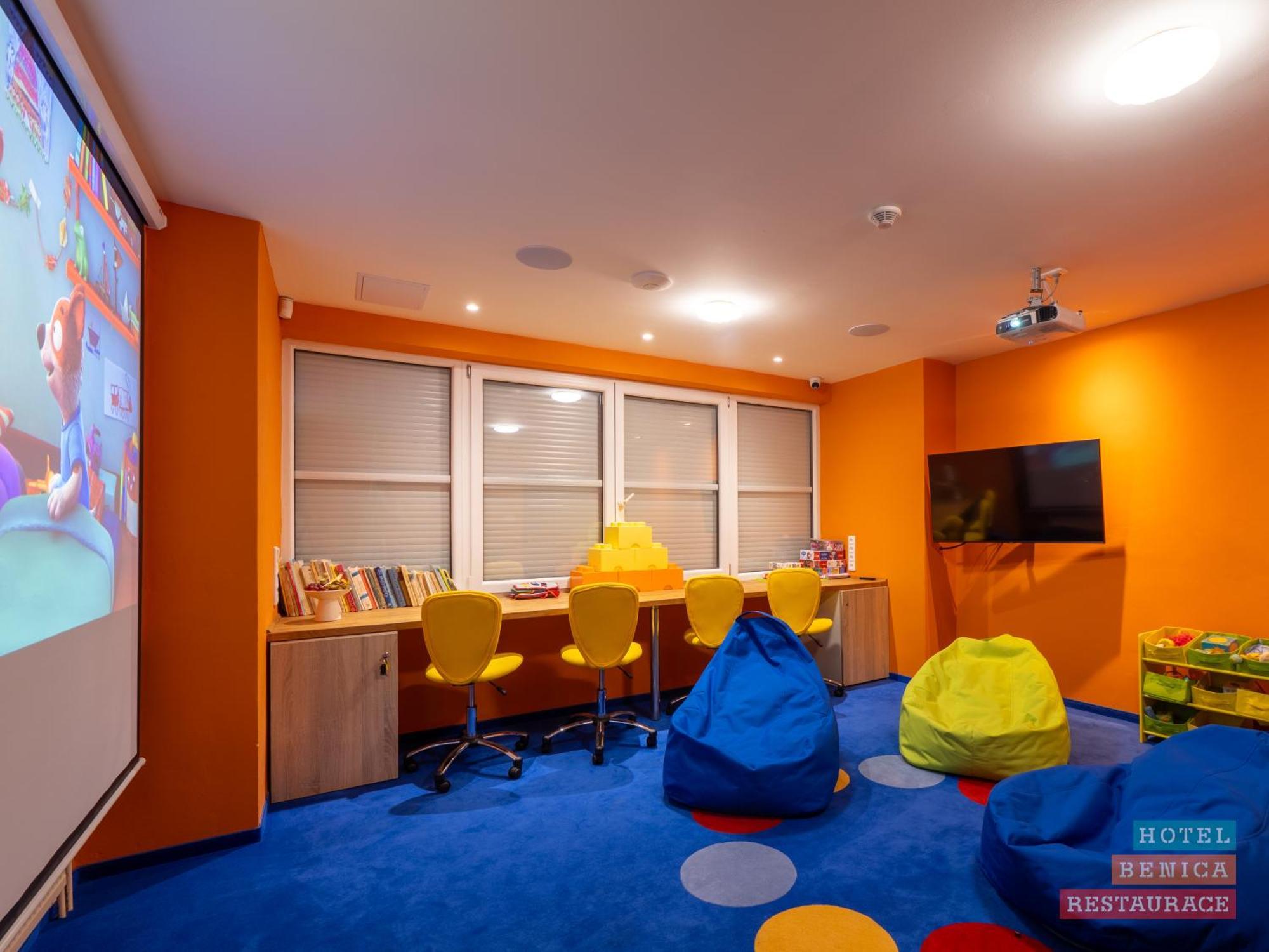 Hotel Benica Benesov  Extérieur photo